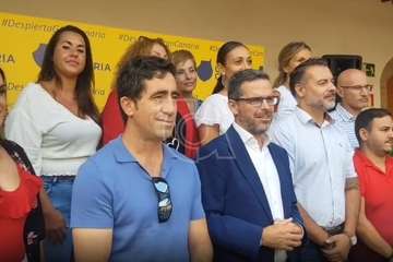 Unidos por Gran Canaria de Telde agasajó a los asistentes con un brindis al final del acto/TA y Acfi Press.